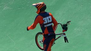 Niek Kimmann and half a bike walked into the semi-finals in Rio. (Getty Images)