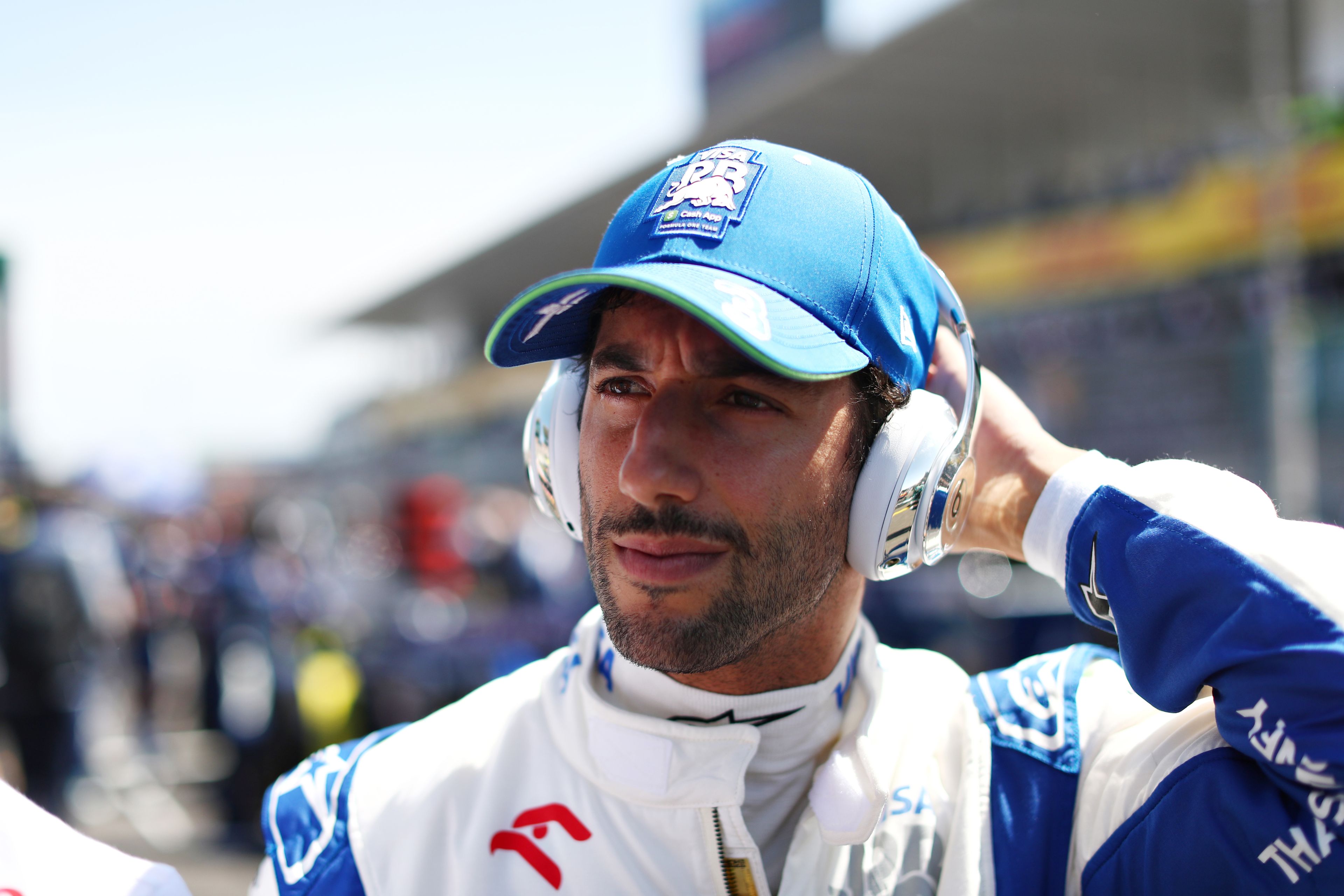 Max Verstappen sympathises with Daniel Ricciardo over 'unfortunate' crash amid career crunch time