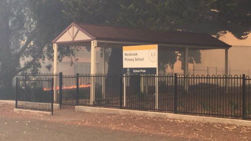 The flames have also reached Kersbrook Primary School. (9NEWS)