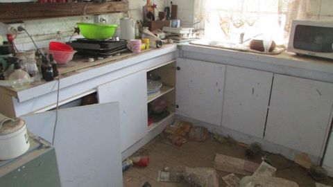 Regional Victoria junk property Beulah kitchen messy sold