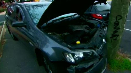 Five people on the run after police car hit by stolen car in Northcote