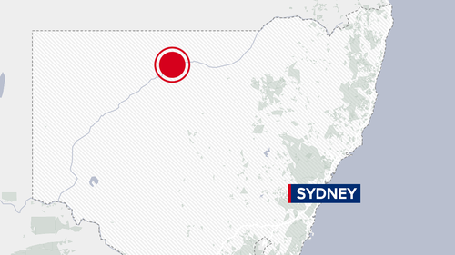 Uma investigação está em andamento depois que a morte suspeita de uma mulher foi encontrada no oeste de NSW. A polícia foi chamada para Parkdale Road em Bourke em resposta às 8h de hoje e montou uma cena de crime.