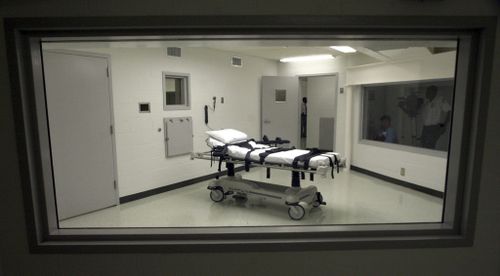 FILE - Alabama's lethal injection chamber at Holman Correctional Facility in Atmore, Ala., is pictured in this Oct. 7, 2002 file photo. Kenneth Smith, 58, is scheduled to be executed Jan. 25, 2024, at a south Alabama prison by nitrogen gas, a method that has never been used to put a person to death. The 11th U.S. Circuit Court of Appeals will hear arguments Friday, Jan. 19, in Smith's bid to stop the execution from going forward.  (AP Photo/File)