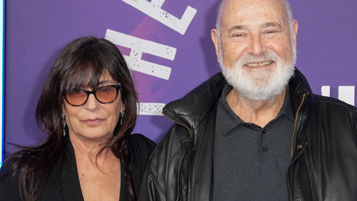 Michele Singer Reiner, Rob Reiner no SNL50: The Homecoming Concert no Radio City Music Hall em 14 de fevereiro de 2025 em Nova York, Nova York