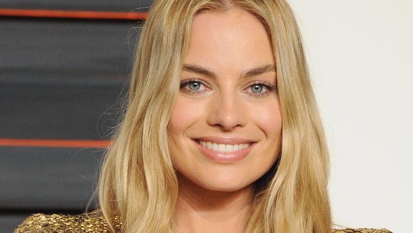 Aussie women like their brows natural yet shapely. Take a cue from Margot Robbie.