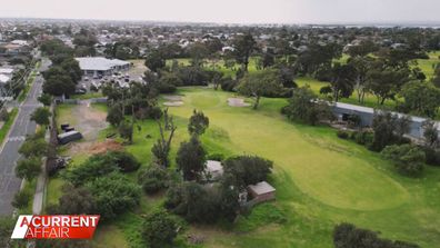Rossdale Golf Club is hoping Melbourne's Kingston Council approves plans to sell its 43-hectare land holding to a property developer and relocate its facilities to a more affordable area.