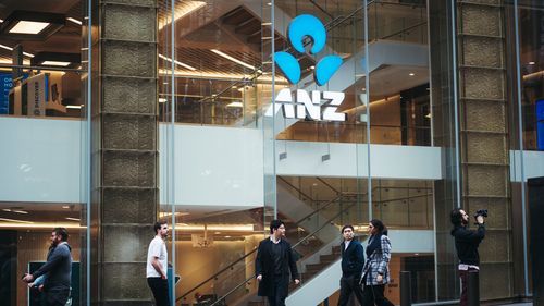 ANZ Bank i jego logo przy Martin Place.