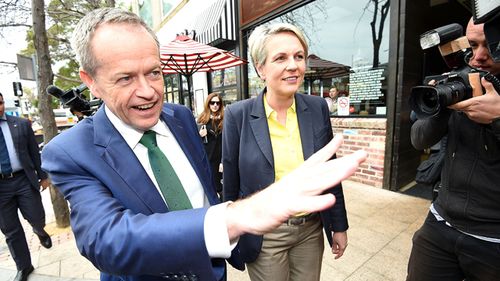 Bill Shorten (left) and Tanya Plibersek on the beat in Penrith today. Source: AAP