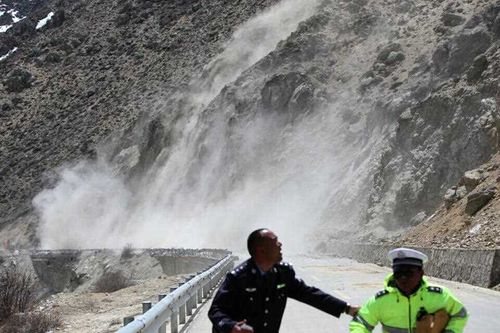 Aftershocks force people to flee landslides in Nepal's neighbour Tibet