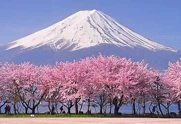Standing at 3776m, which volcano is Japan's highest mountain?