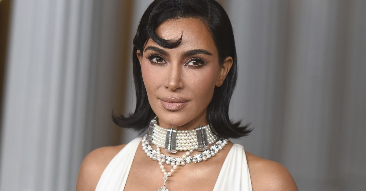 Kim Kardashian Paris Perampokan: Bintang ingat peringatan dari Kanye West tentang cincin pertunangan berlian sebelum perampokan yang menakutkan