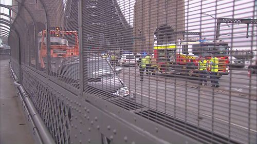 Sydney Harbour Bridge accident grinds traffic to a halt Dec 21/12