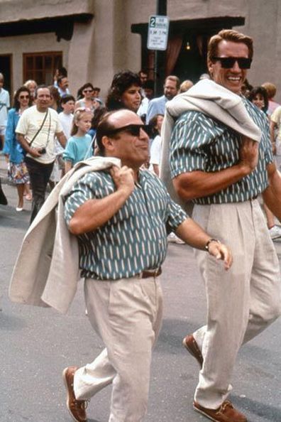 Danny DeVito and Arnold Schwarzenegger in Twins