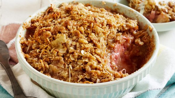 Apple and rhubarb crumble