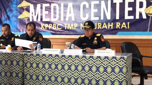 Indonesian authorities have seized 600,000 tablets of an ice precursor drug.