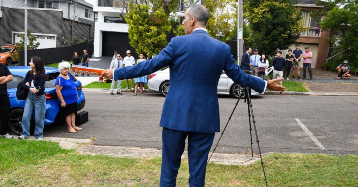 House price slump could be coming after weeks of low auction sales