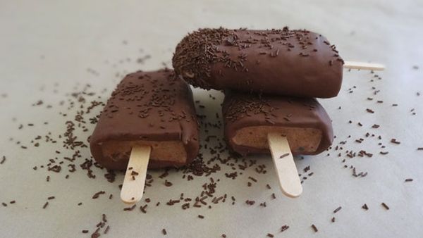 Banana choc ice-creams