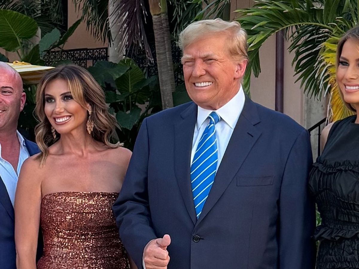 Melania Trump and Donald Trump appear at Trump Lawyer's 40th birthday party  - 9Honey