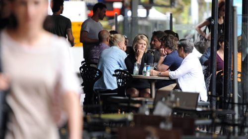 Melbourne considering smoking ban in outdoor dining areas