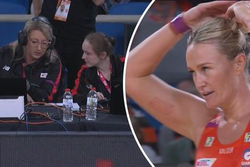 There were farcical scenes at the end of a Super Netball clash between the Giants and Lightning in Sydney.