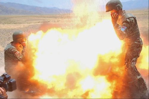 War photographer captures last second of her life as mortar explodes 