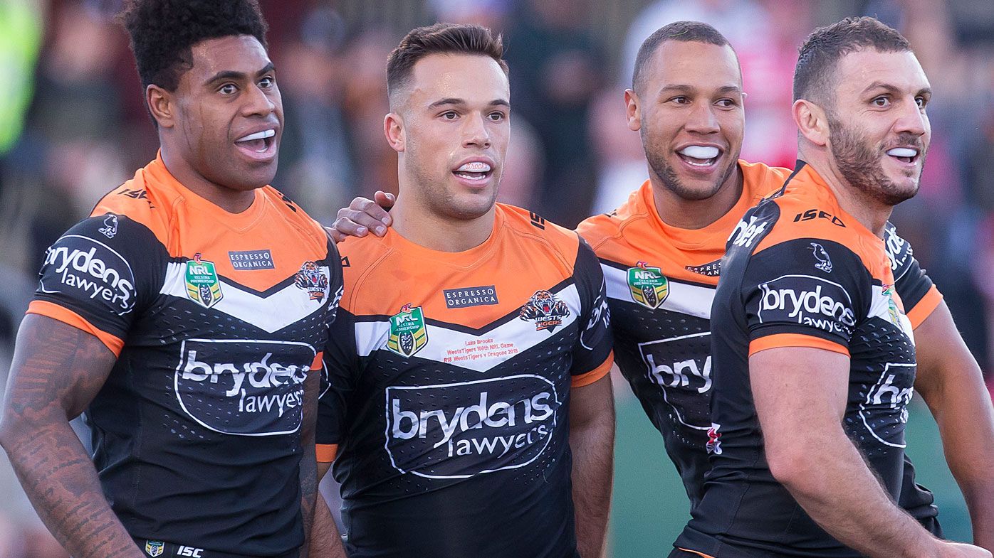 Wests Tigers hold out St George Illawarra Dragons 