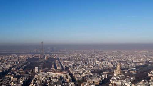 Paris choked by worst winter pollution in a decade