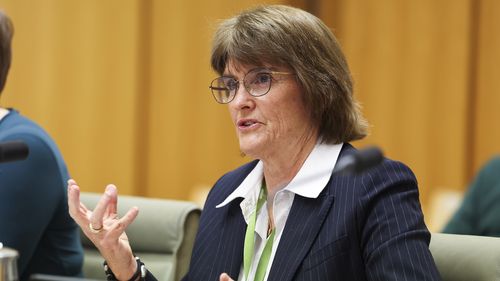 Michele Bullock, governador do Reserve Bank of Australia (RBA), durante uma audiência com o Comitê Permanente de Economia, no Parlamento em Canberra na segunda -feira, 22 de setembro de 2025.