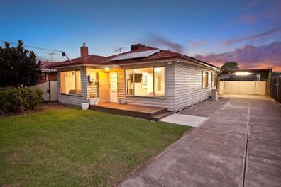 9 Mawson Avenue Deer Park