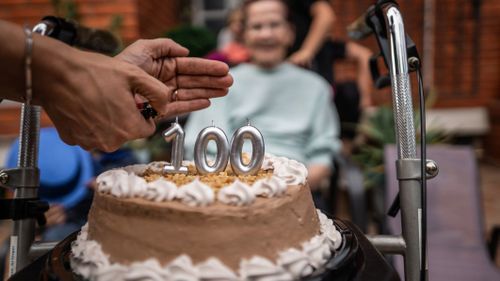 Le nombre de personnes vivant jusqu'à 100 ans a fortement augmenté.