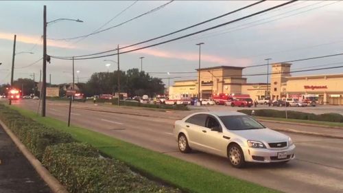 Nine people injured after shooter opens fire at US mall, suspect dead