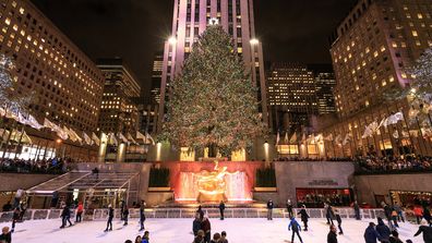 Gelanggang Skating Rockefeller Center dan Pohon Natal.