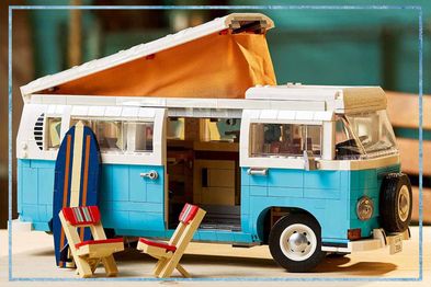 9PR: LEGO Volkswagen T2 Camper Van