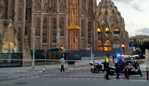 'False alarm' clears Barcelona's basilica