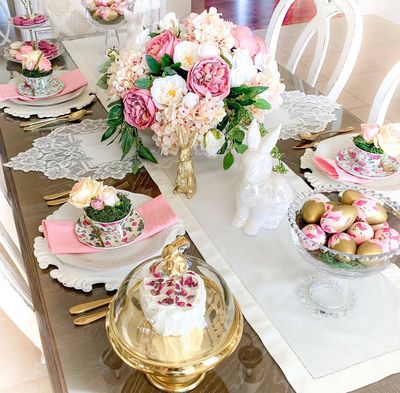 Floral delight table