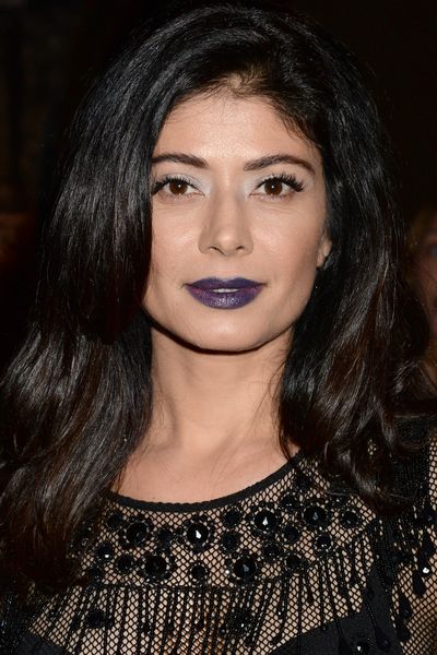 Dark and gritty, actress Pooja Batra paired blue-purple ombre lips with shimmery eyes.&nbsp;