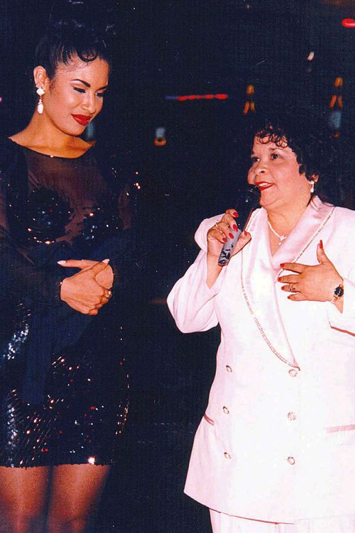 Selena Quintanilla-Pérez and the fan club president who would go on to kill her, Yolanda Saldivar. (AP)