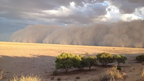 After the storm passed the town remained bathed in dust until later in the evening. (Supplied, Maggie den Ronden)