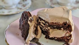 Three ingredient Nutella cream cake recipe