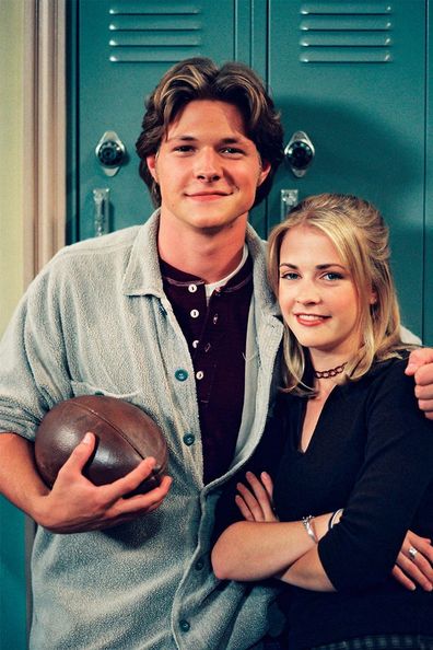 Nate Richert and Melissa Joan Hart as Harvey Kinkle and Sabrina Spellman in Sabrina the Teenage Witch (1996).