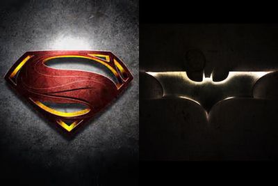 It's official, Zack Snyder is making a <i>Man of Steel</i> sequel in which Batman and Superman go head-to-head. Squee!