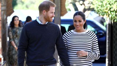 Prince Harry and Meghan Markle royal baby announcement Buckingham Palace easel