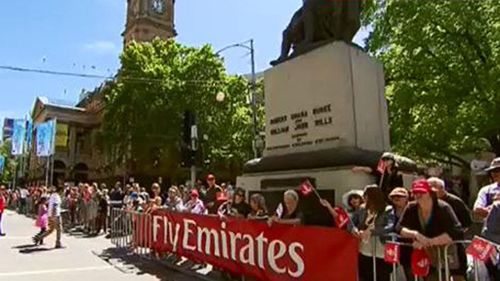 Thousands turn out for Melbourne Cup parade