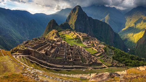 Naked Machu Picchu tourists urged to stop streaking