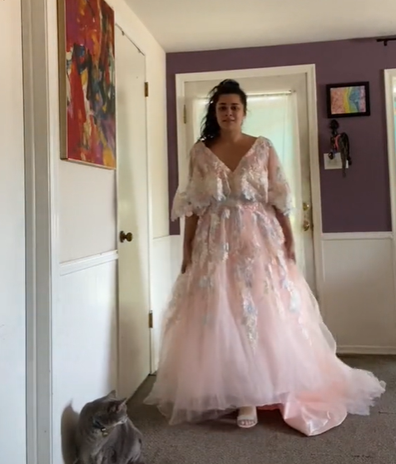 bride criticised over choice of second-hand wedding gown