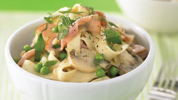 Creamy ham and pea fettucini