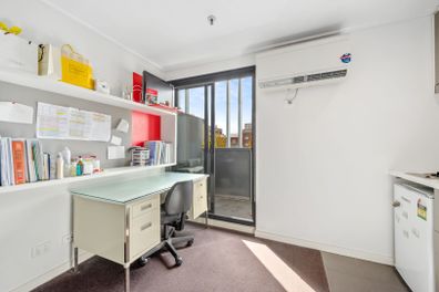 Studio apartment for sale in Melbourne.