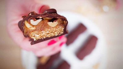 Better for you, no cook, five-ingredient snickers bars