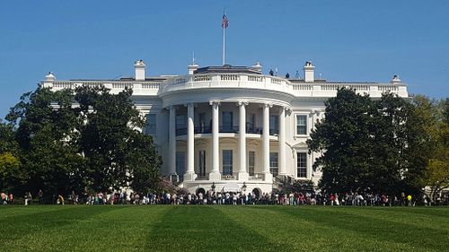 White House intruder on grounds 16 minutes before arrest