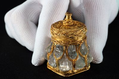 Gold and crystal jar with hidden secrets